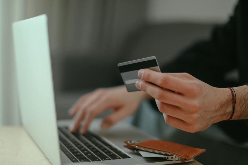 Como Solicitar Cartões de Crédito Online: Comparativo das Melhores Opções em Bancos Búlgaros como UBB, DSK Bank e UniCredit Bulbank - Como solicitar cartão de crédito online
