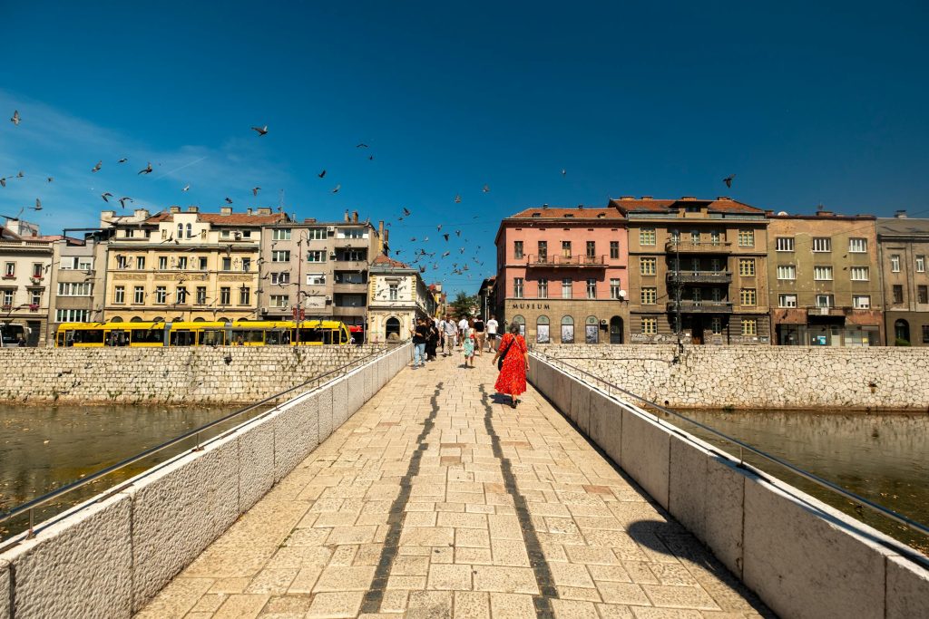 Desmistificando Cartões de Crédito: Análise das Ofertas de Volksbank, Ziraat e Privredna Banka Sarajevo - Como solicitar cartão de crédito online