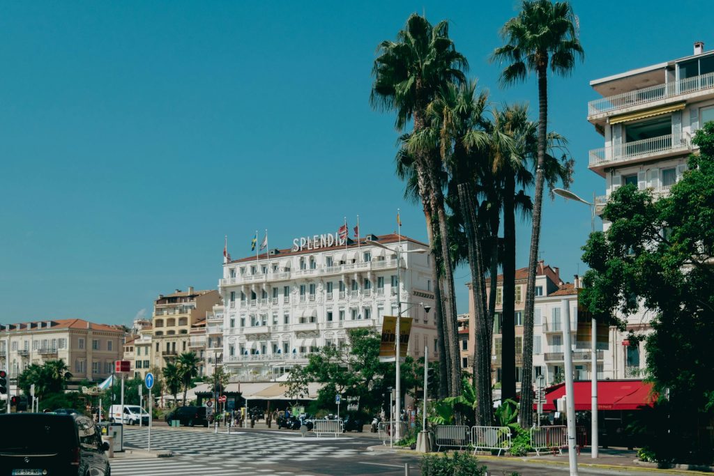 O Guia Completo para Conquistar uma Vaga nas Gigantes Croatas: Insights sobre Zagrebačka Banka, Hrvatski Telekom e Valamar Riviera - Como conseguir emprego na Croácia